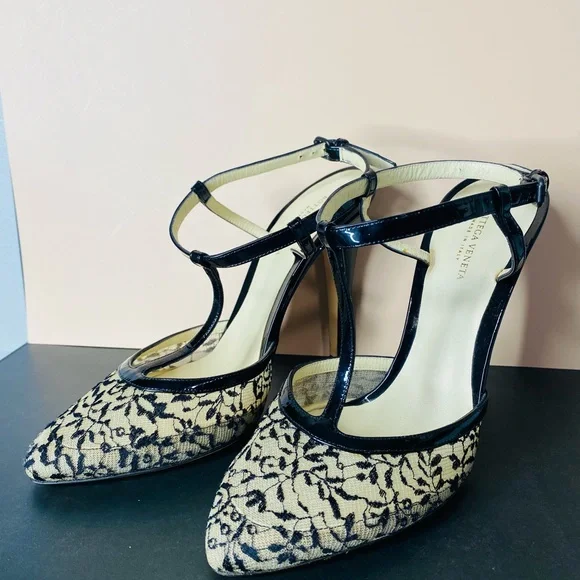 Bottega Veneta Black & Beige Lace “Perfect T” Strap Pointed Toe Pumps. Auth. - Picture 6 of 17